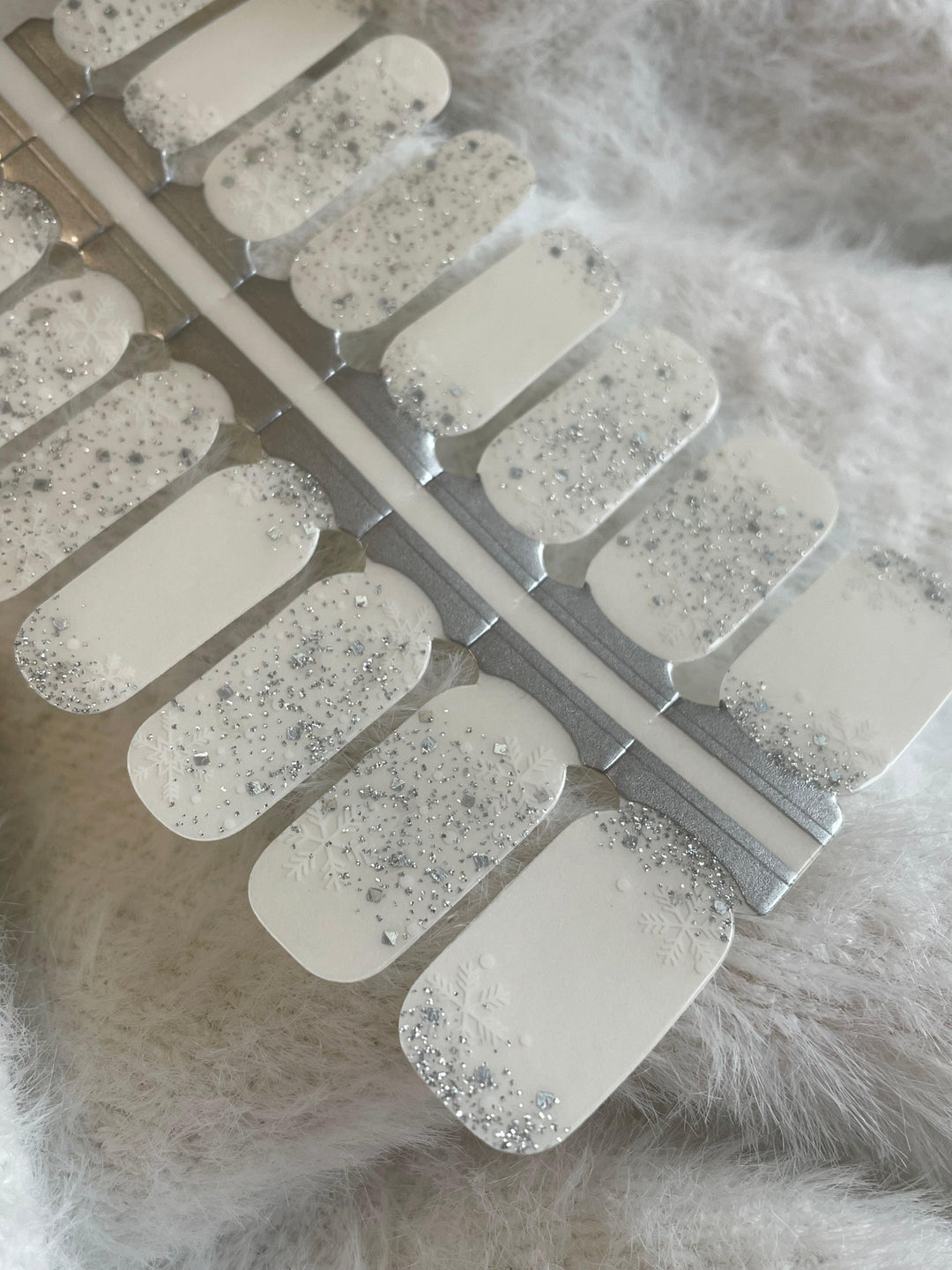 White Christmas | Christmas Nail Polish Wrap