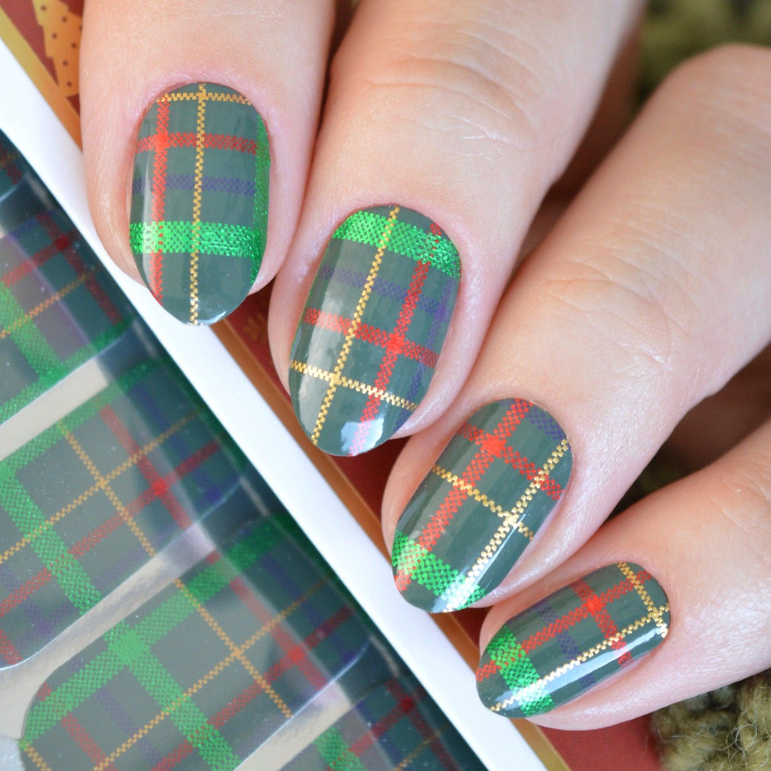 Holiday| Green Tartan Christmas Nail Polish Wrap