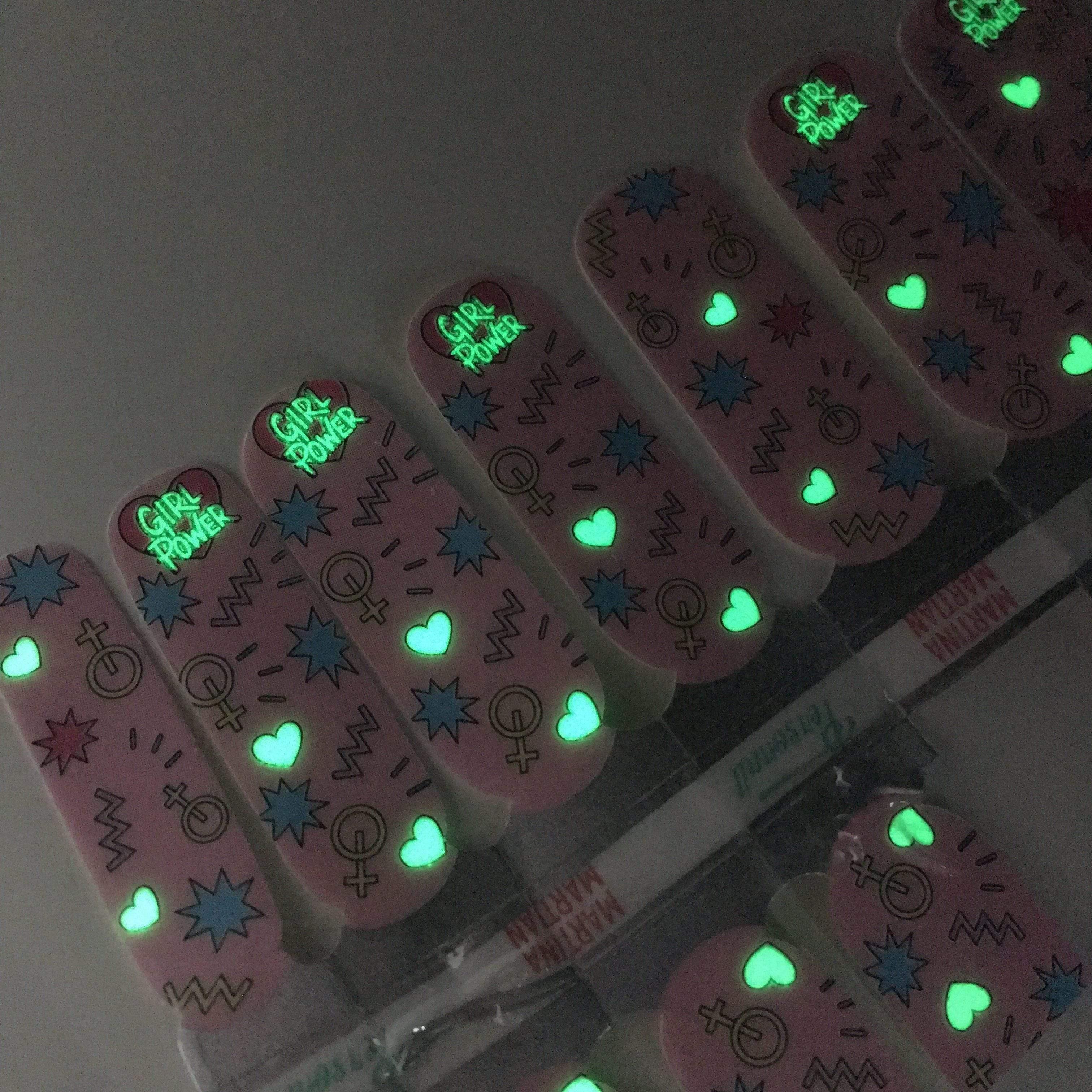 Personail Nail Wraps Girl Power by Martina Martian (Glow in the dark)