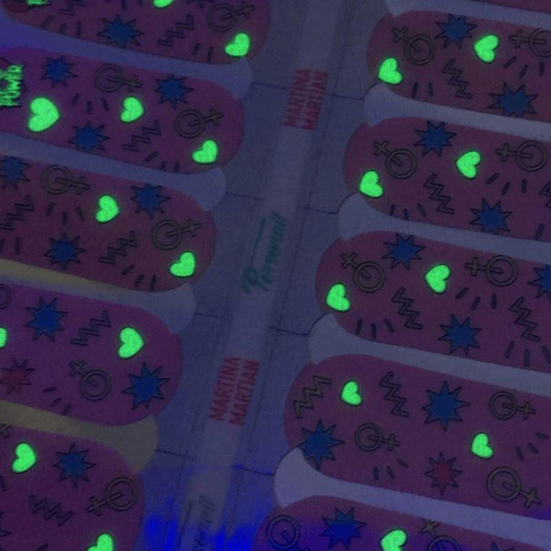 Personail Nail Wraps Girl Power by Martina Martian (Glow in the dark)