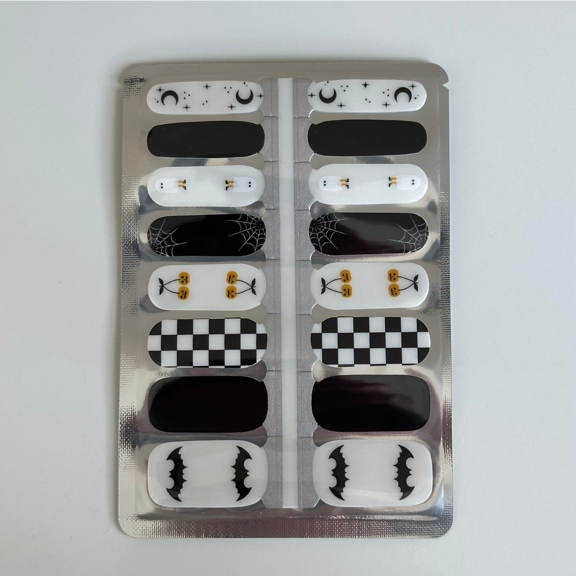 Casper black and white Halloween nail wraps