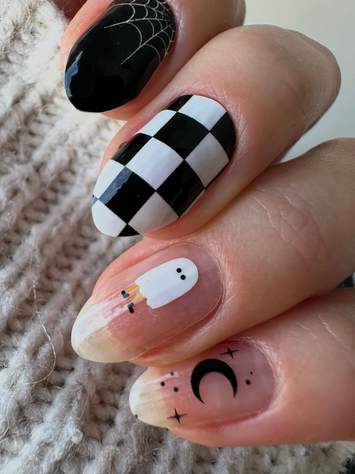 Casper |  Halloween Themed Nail Polish Wrap