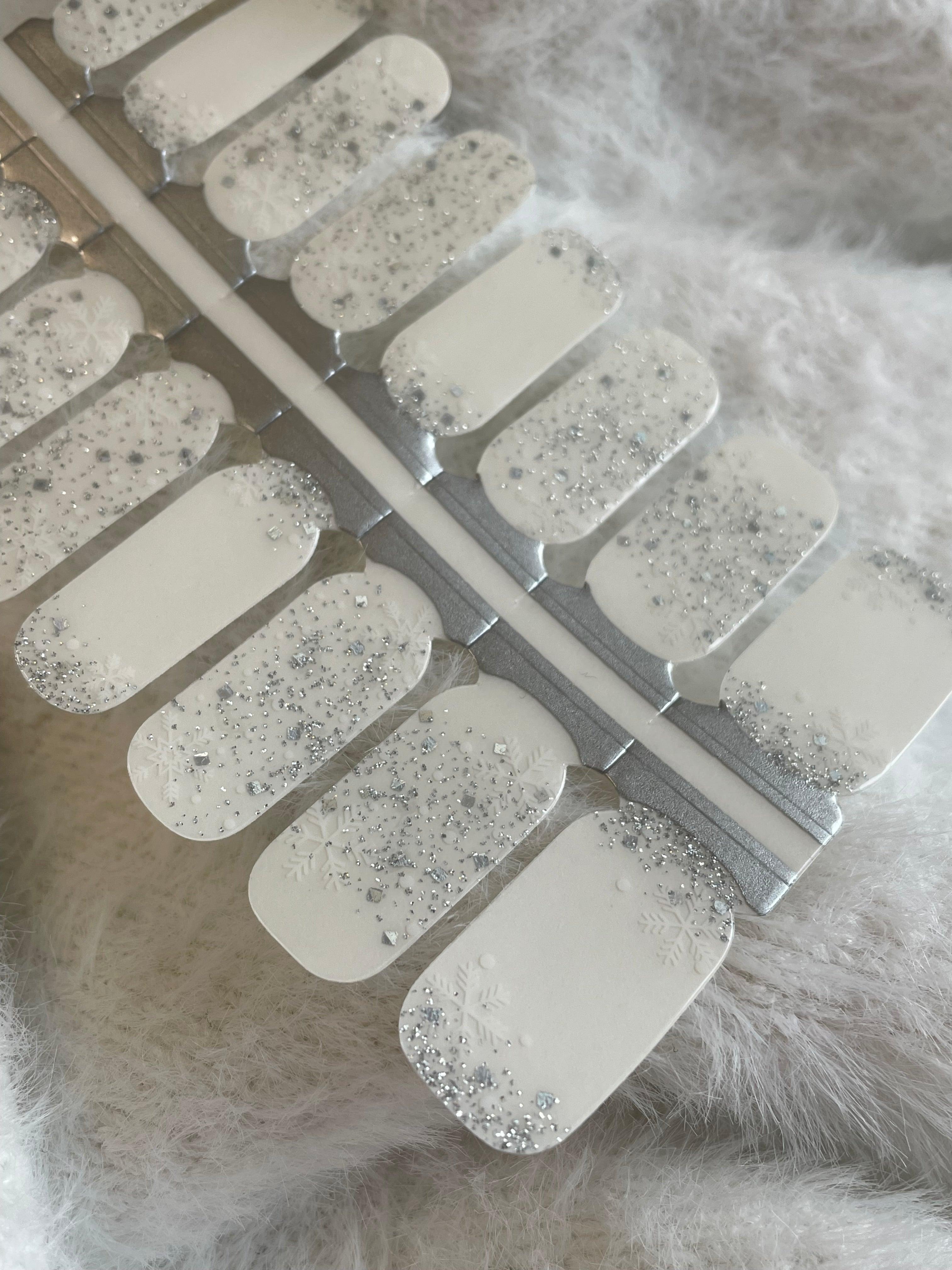 White Christmas | Christmas Nail Polish Wrap