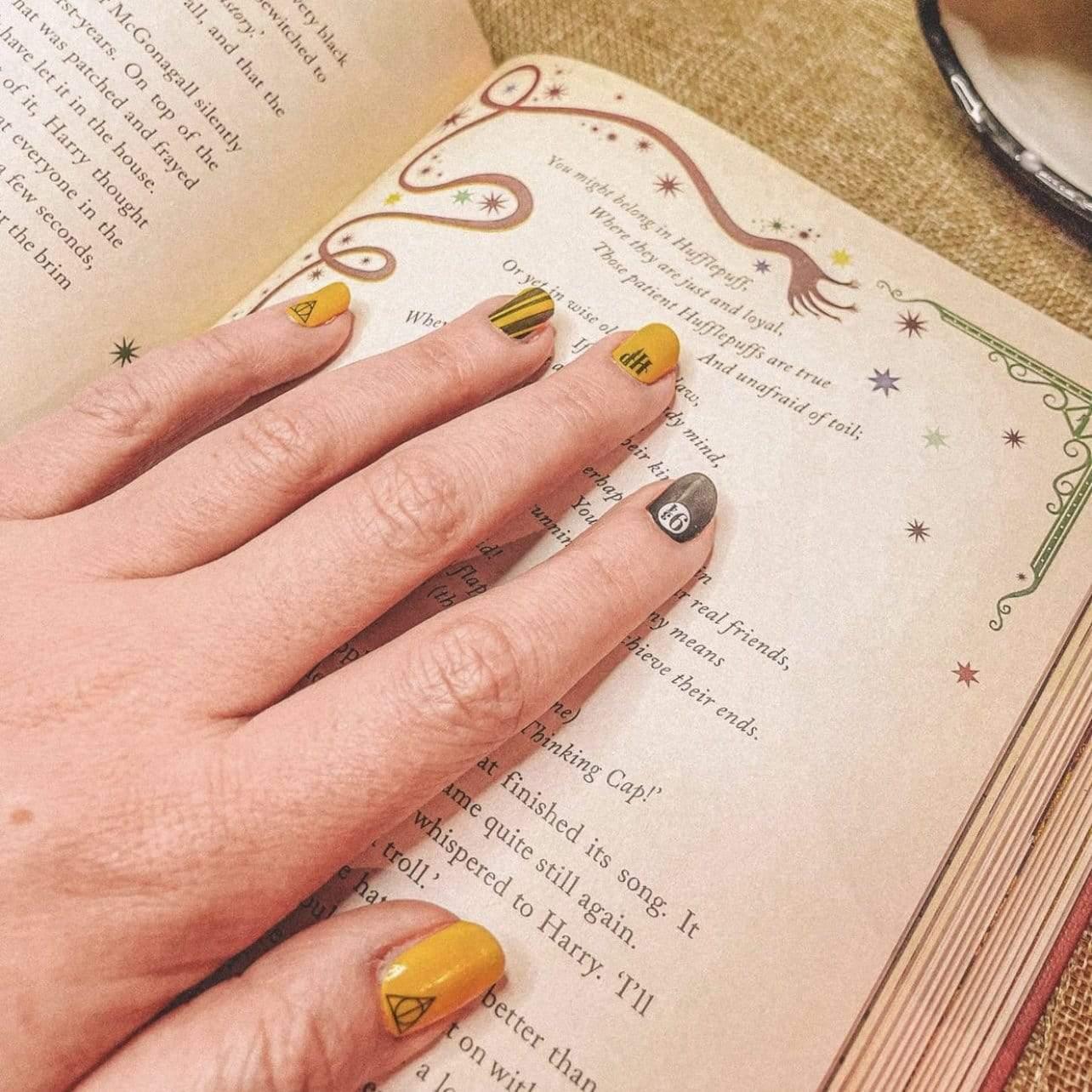 Personail Nail Wraps Hufflepuff